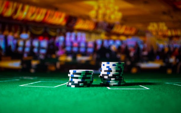hunian303 platform interface showing sportsbook, live dealer, and slot game categories
